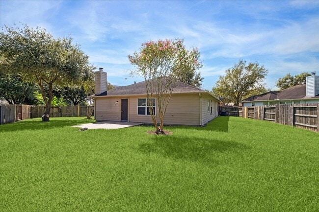 Building Photo - 5703 Wandering Creek Dr