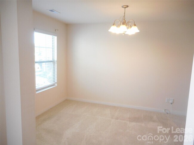 Building Photo - 7156 Pitzer Dr