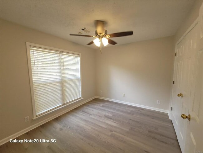 Building Photo - 6404 Deerwood Pl