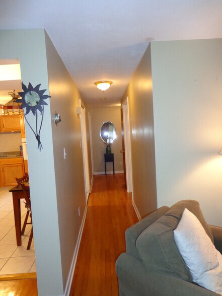 Building Photo - 301 Roosevelt Ave