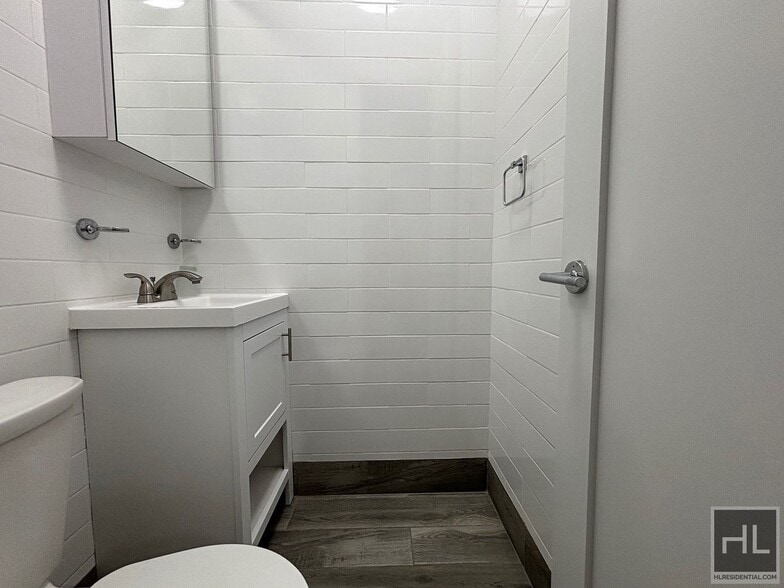 Building Photo - EAST 57 STREET