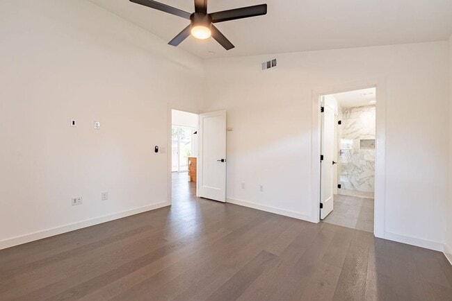 Building Photo - Discover Your Dream Home: Elegance, Comfort, and Modern Living All in One Stunning Package!