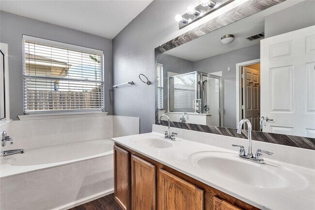 Building Photo - 12420 Sky Harbor Dr