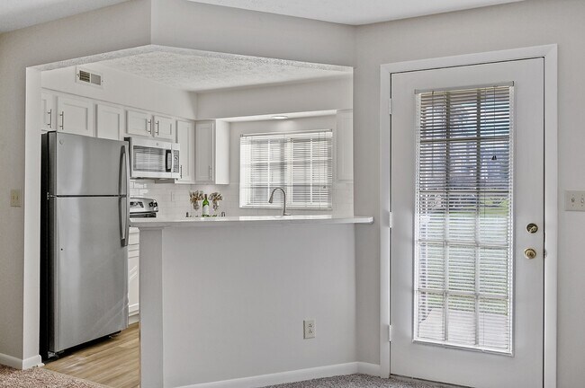 Building Photo - The Enclave