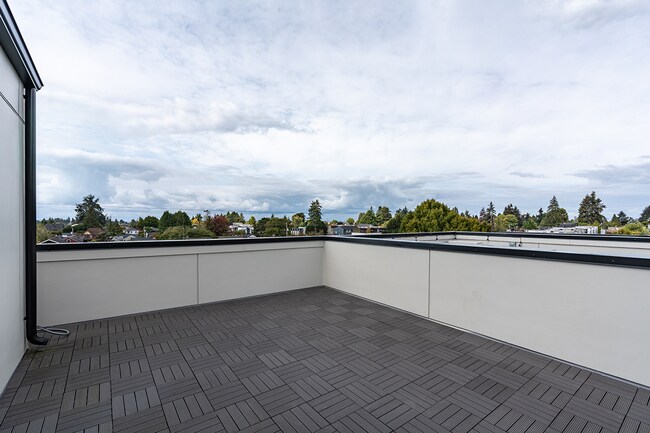 Building Photo - 8326 C 16TH AVE NW 98117