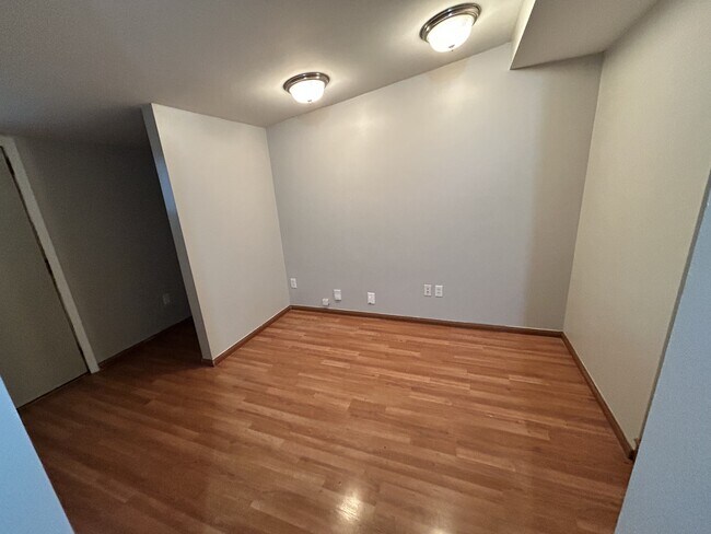 Building Photo - 2803 Willowpark Dr