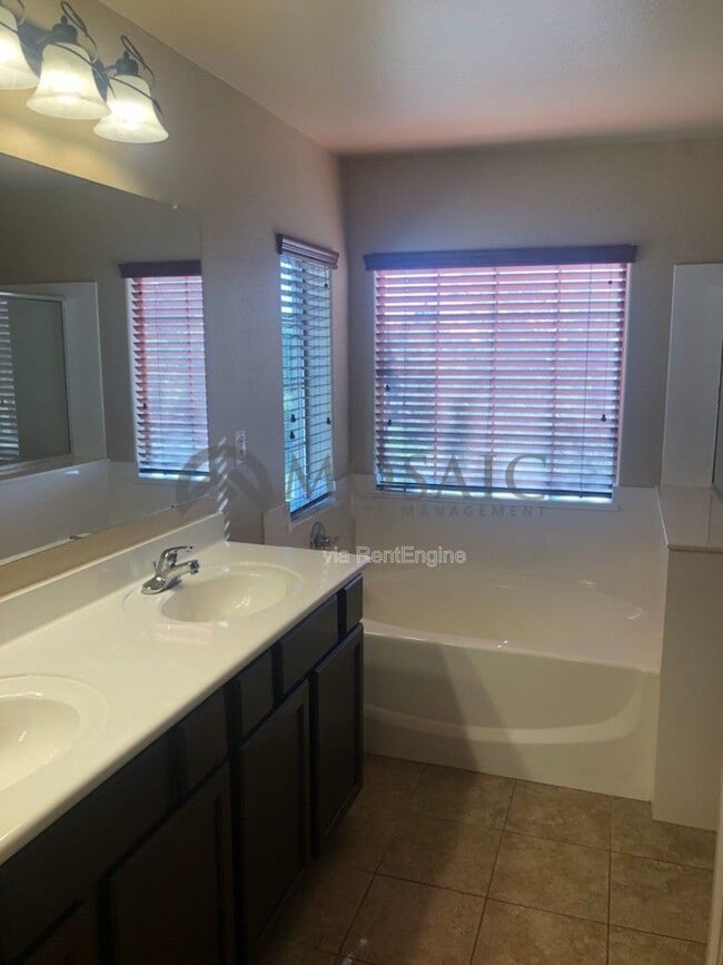 Building Photo - 1650 E Joseph Way