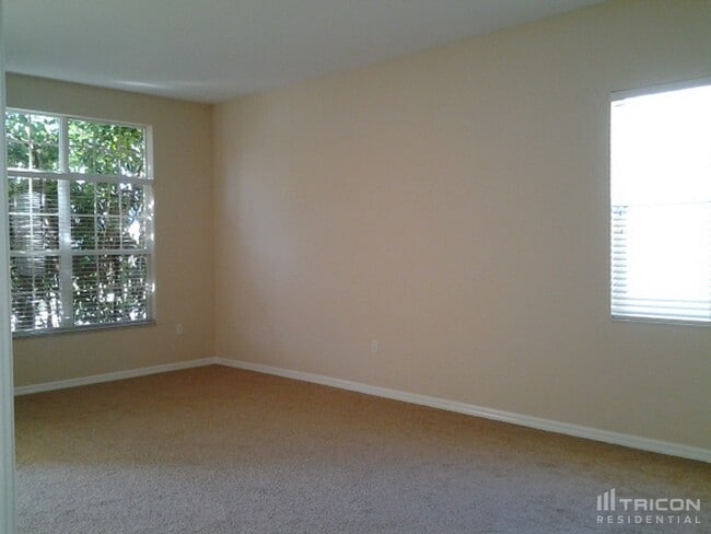 Building Photo - 35045 Meadow Reach Dr