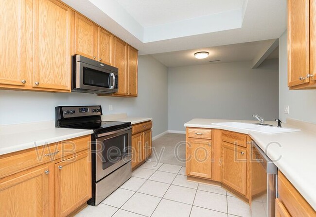 Building Photo - 10525 Hickory Dr