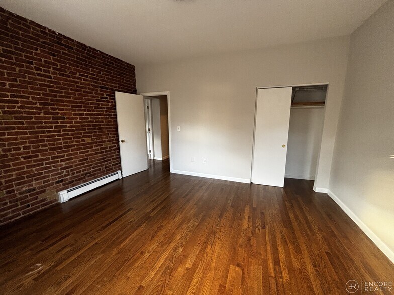 Building Photo - 15 Stearns Rd