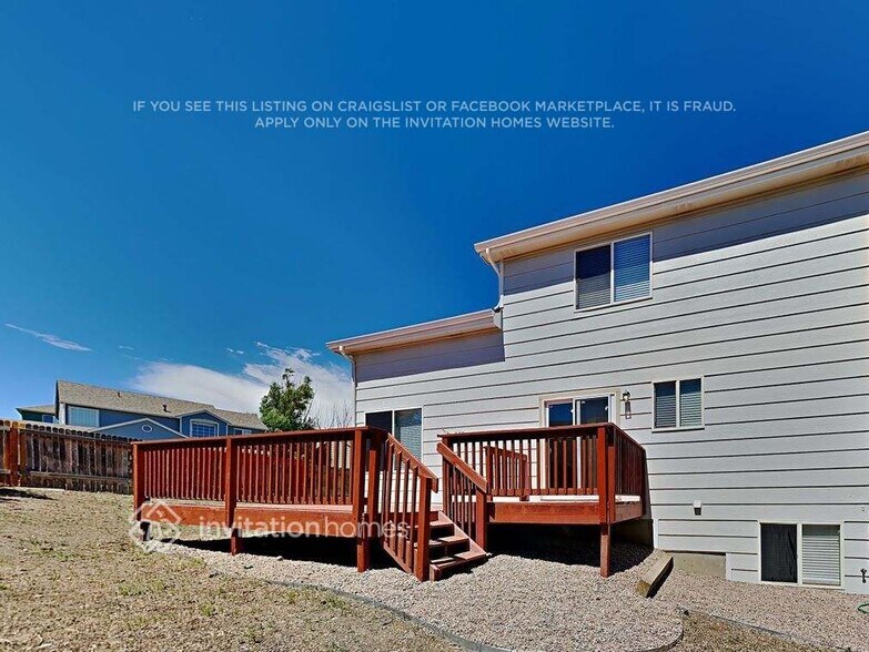 Building Photo - 8151 Meadowcrest Dr