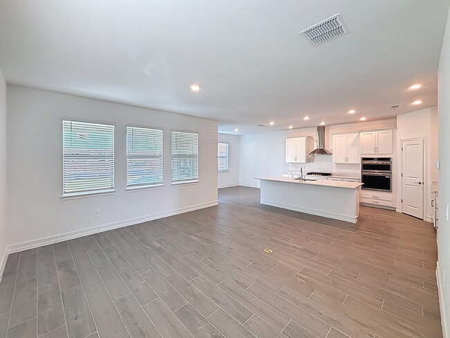 Building Photo - 11807 71st Ave E