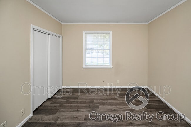 Building Photo - 3215 Walton Dr