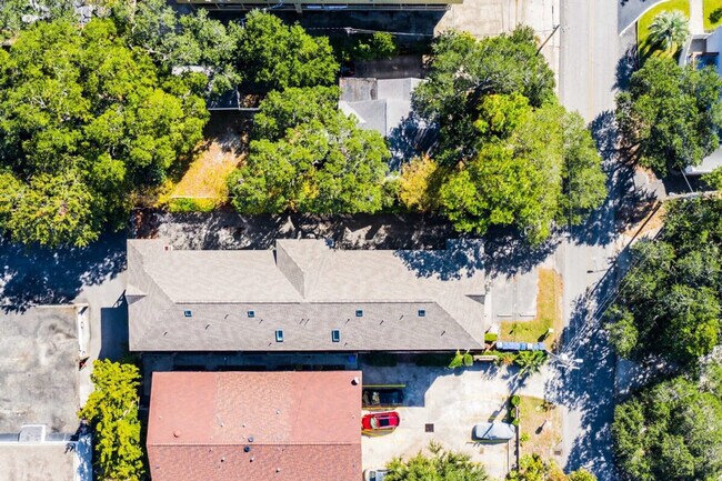 Building Photo - 414 28th Ave N