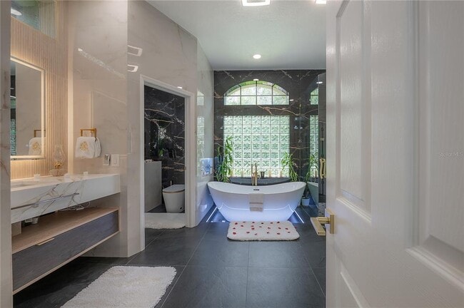 Building Photo - 27528 Water Ash Dr