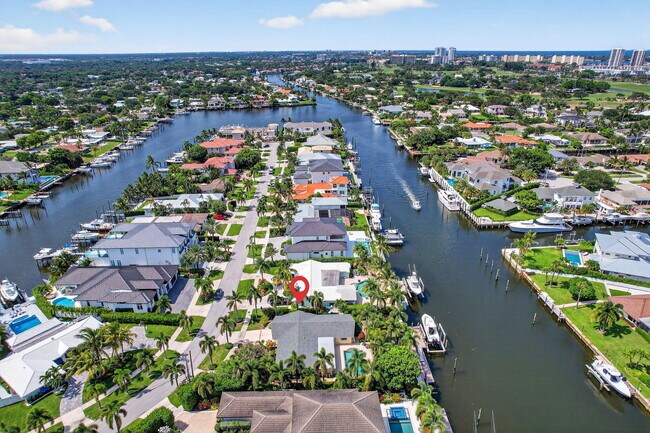 Building Photo - 728 Waterway Dr