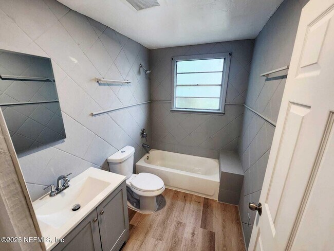 Building Photo - 2184 W 45th St