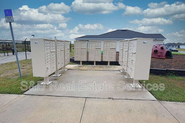 Building Photo - 622 Manchester Path