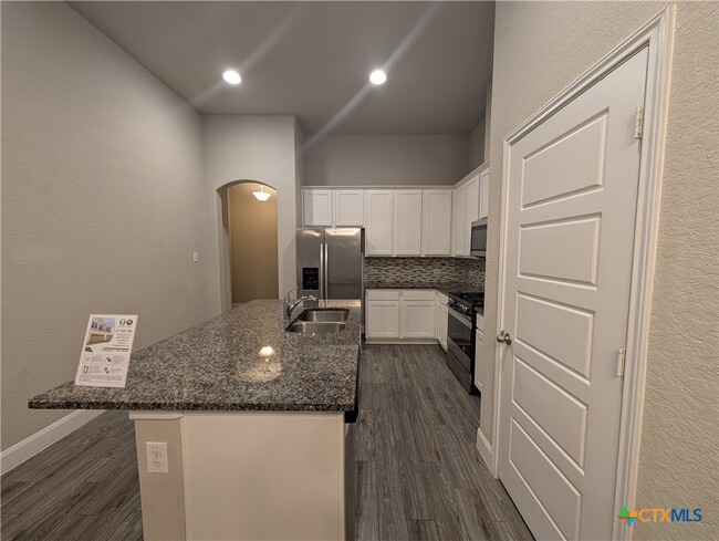 Building Photo - 1211 FM306