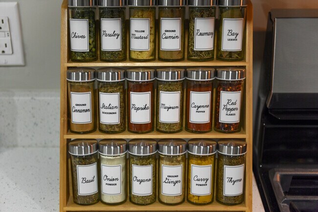 Building Photo - 153 Labelle St