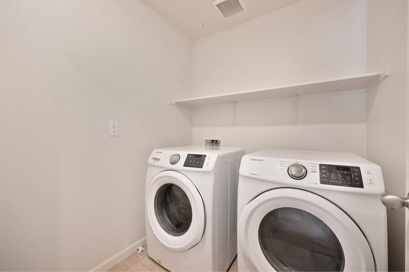 Building Photo - 4600 Ocean Ln