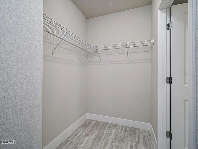 Building Photo - 60 Ballenger Ln