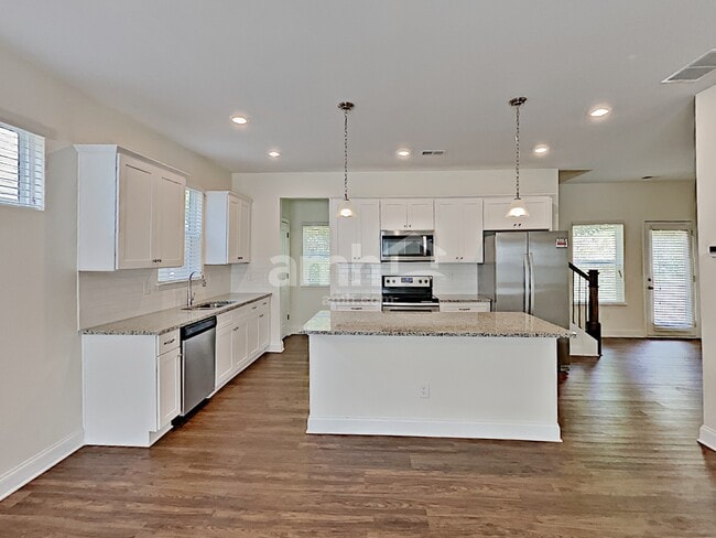 Building Photo - 104 Cobblestone Dr