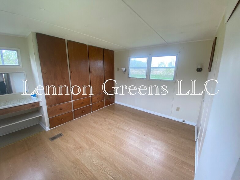 Building Photo - 1164 S Overland Dr