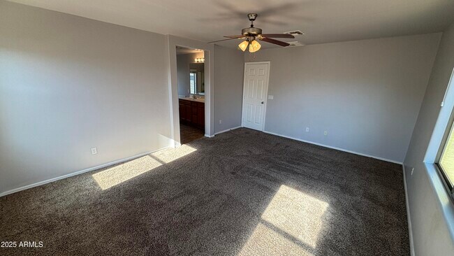 Building Photo - 14719 W Poinsettia Dr