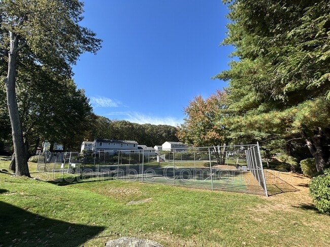 Building Photo - 270 Sunderland Rd