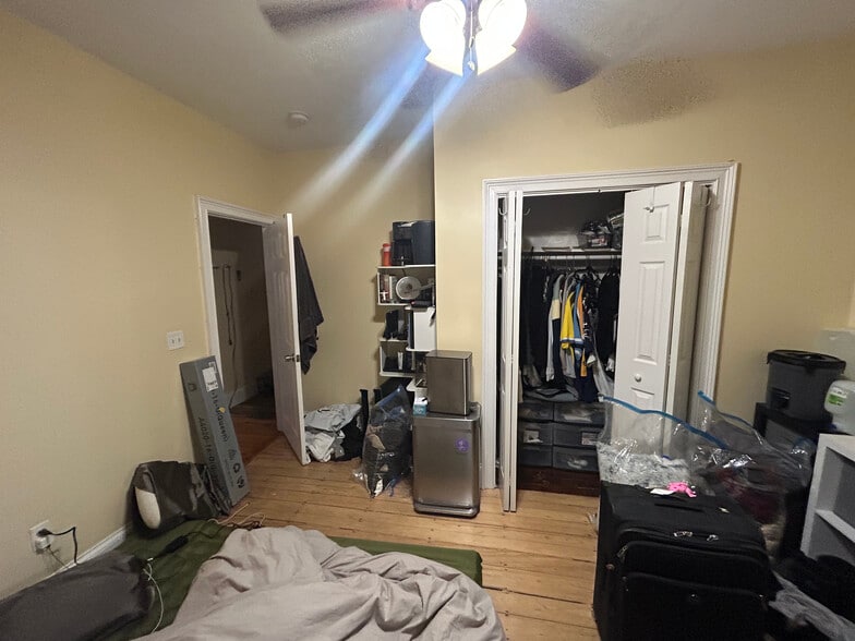 Building Photo - 719 Parker St