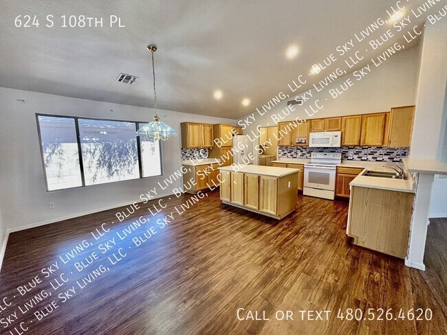 Building Photo - 624 S 108th Pl