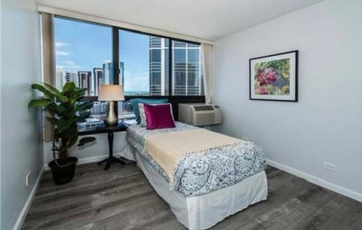 Building Photo - 876 Curtis St