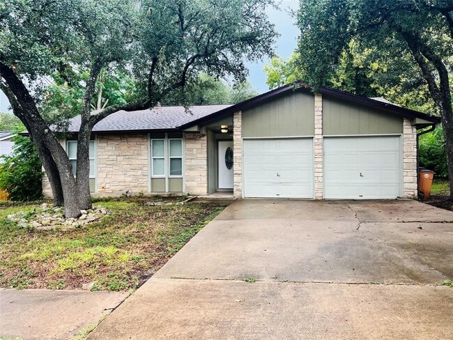 Building Photo - 2309 Granberry Dr