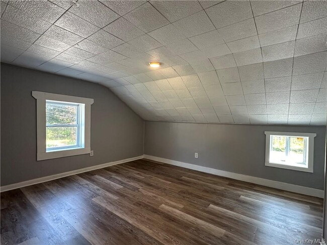 Building Photo - 1399 US-44