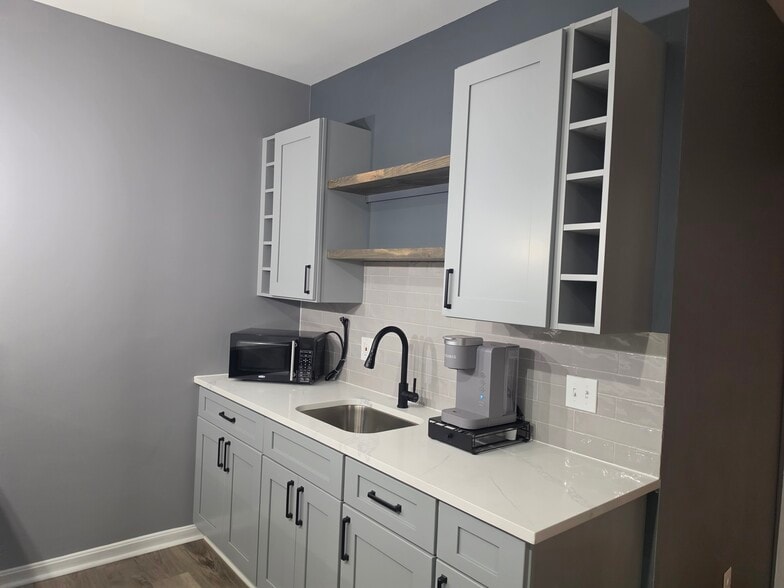Building Photo - 6021 Smooth Stone Pl