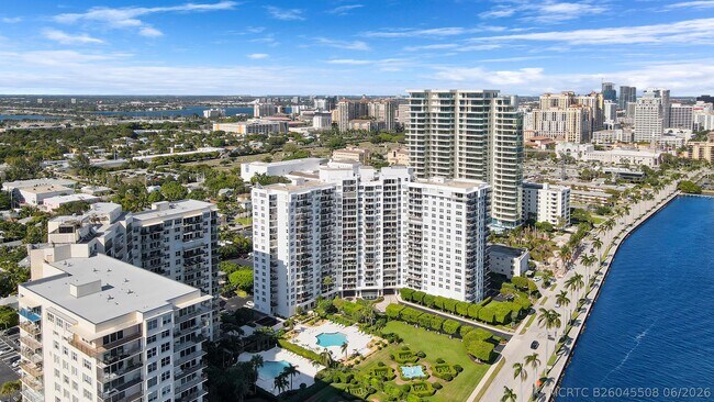 Building Photo - 1701 S Flagler Dr