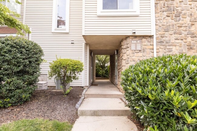 Building Photo - 1096 Schmidt Ln
