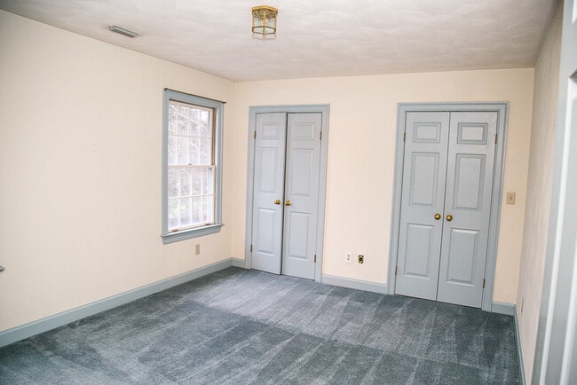 Building Photo - 1033 Hobbs Rd