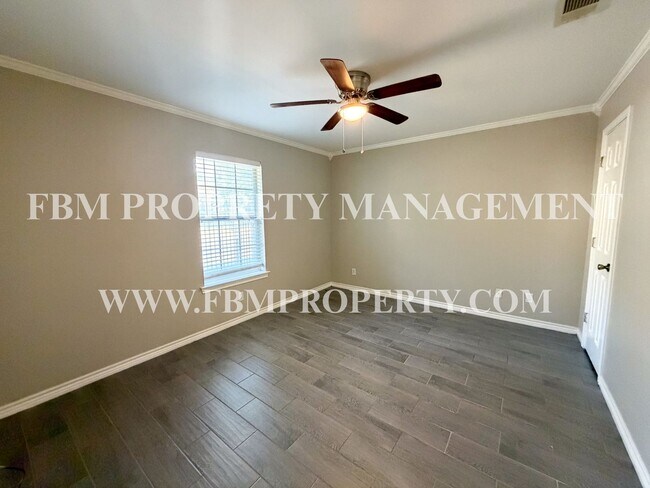 Building Photo - 121 N 24th St