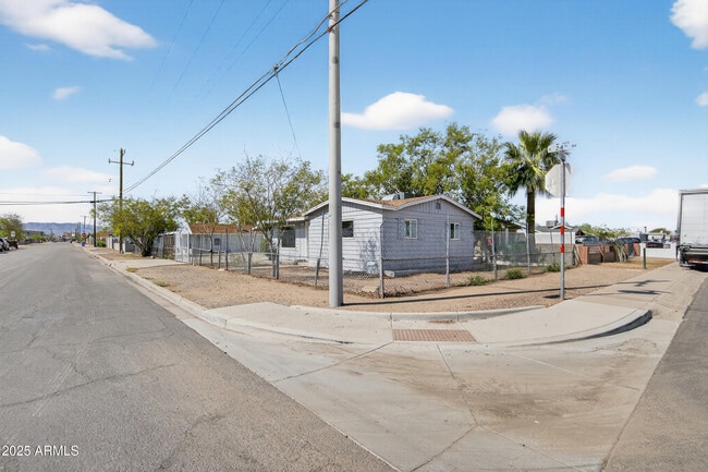 Primary Photo - 1410 S 24th Ave
