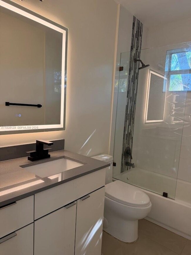 Building Photo - 1811 N 40th Ave