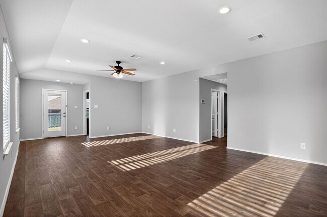 Building Photo - Beautiful 4 Bed Home in Mill Creek Estates | Open Floor Plan + Appliances Included!