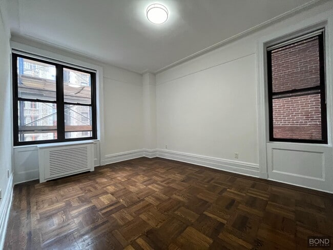 Building Photo - 200 W 58th St