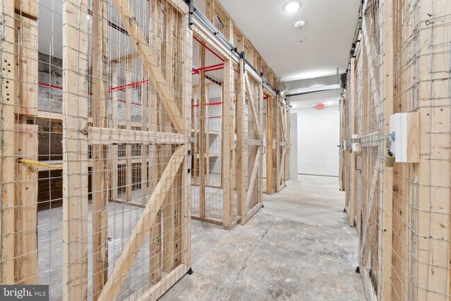 Building Photo - 901 King St