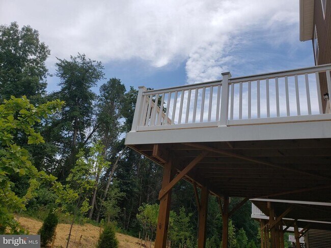 Building Photo - 10749 Hinton Wy