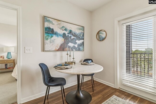 Building Photo - 440 Town Center Pl