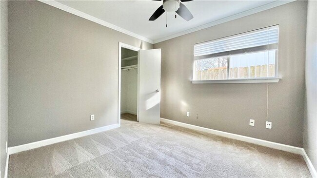 Building Photo - 11909 Hardwood Trail