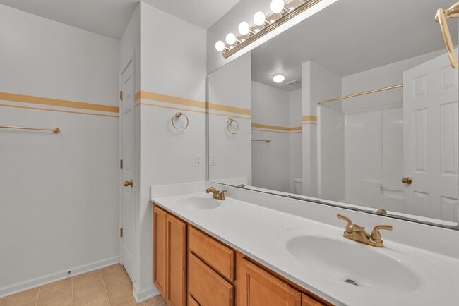 Building Photo - Affordable two bedroom townhome available ...