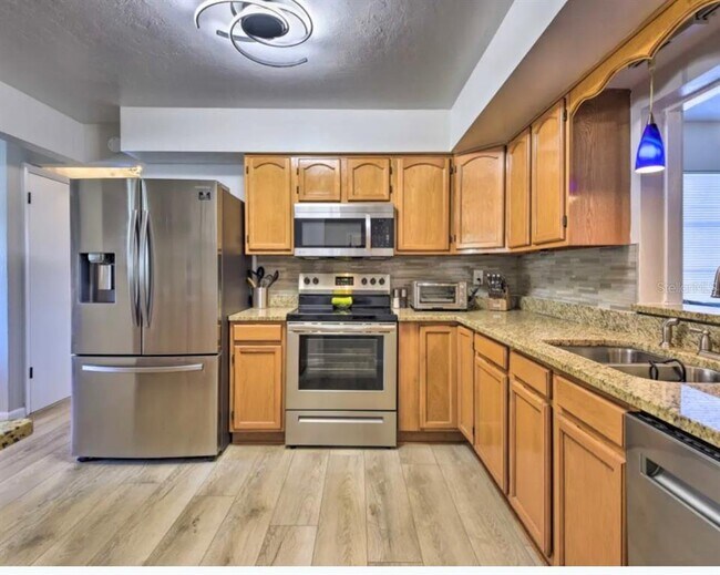 Building Photo - 3116 51st Ave Terrace W